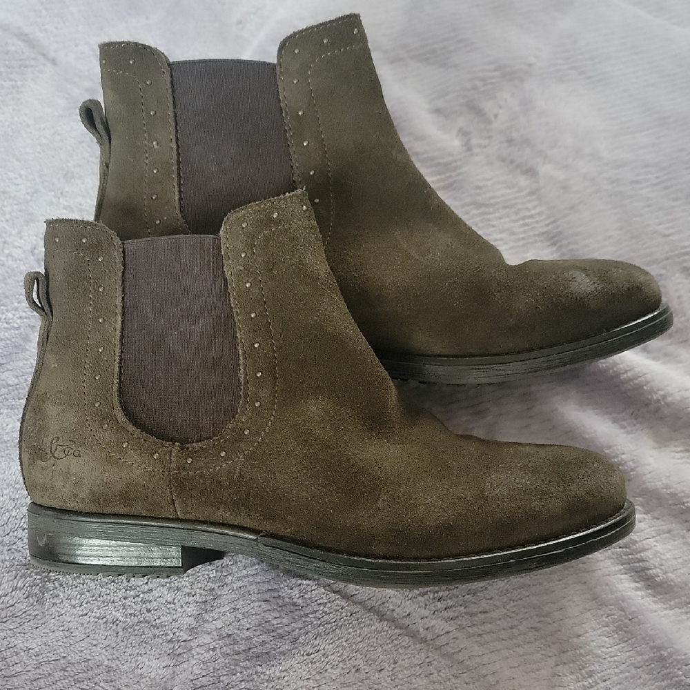 Womens Hunter Green Suede Chelsea Boots